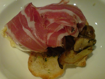 Toast with Tomino cheese and ham